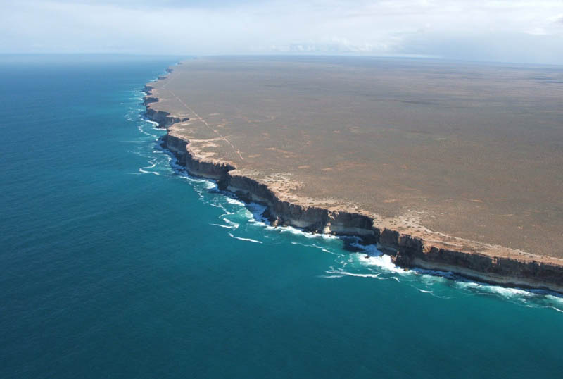 http://twistedsifter.com/2011/07/picture-of-the-day-the-edge-of-earth-bunda-cliffs-of-australia/